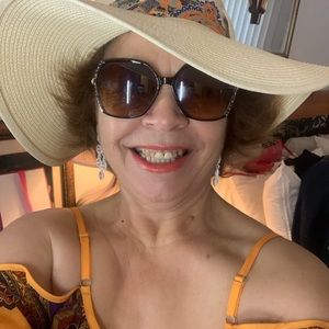 Meet your Posher, Maria